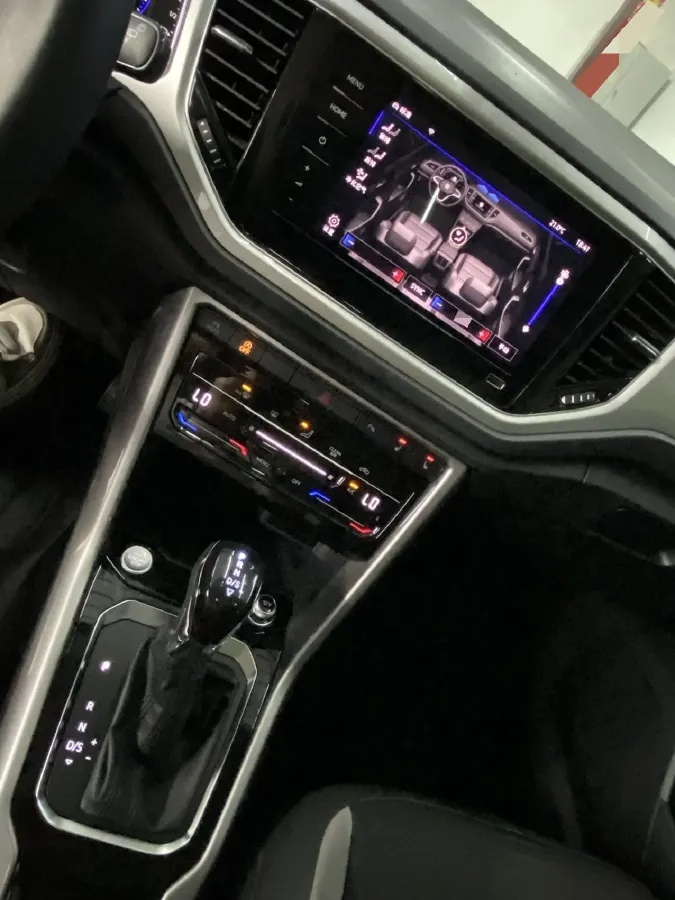 2022 Volkswagen T-Roc 1.4T 150HP L4 7DCT,autocango,china used car exporter,china ev exporter,chinese used car exporter,chinese used ev exporter