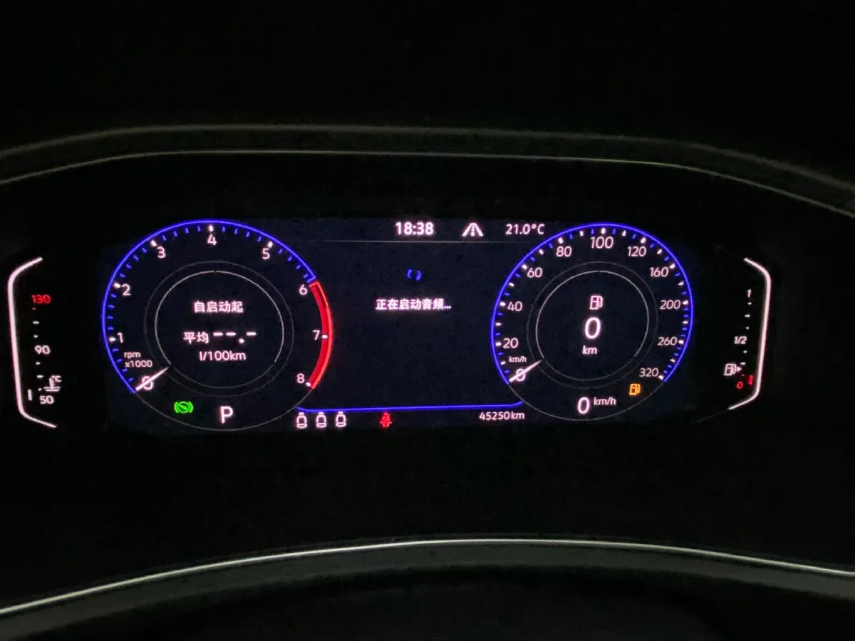 2022 Volkswagen T-Roc 1.4T 150HP L4 7DCT,autocango,china used car exporter,china ev exporter,chinese used car exporter,chinese used ev exporter