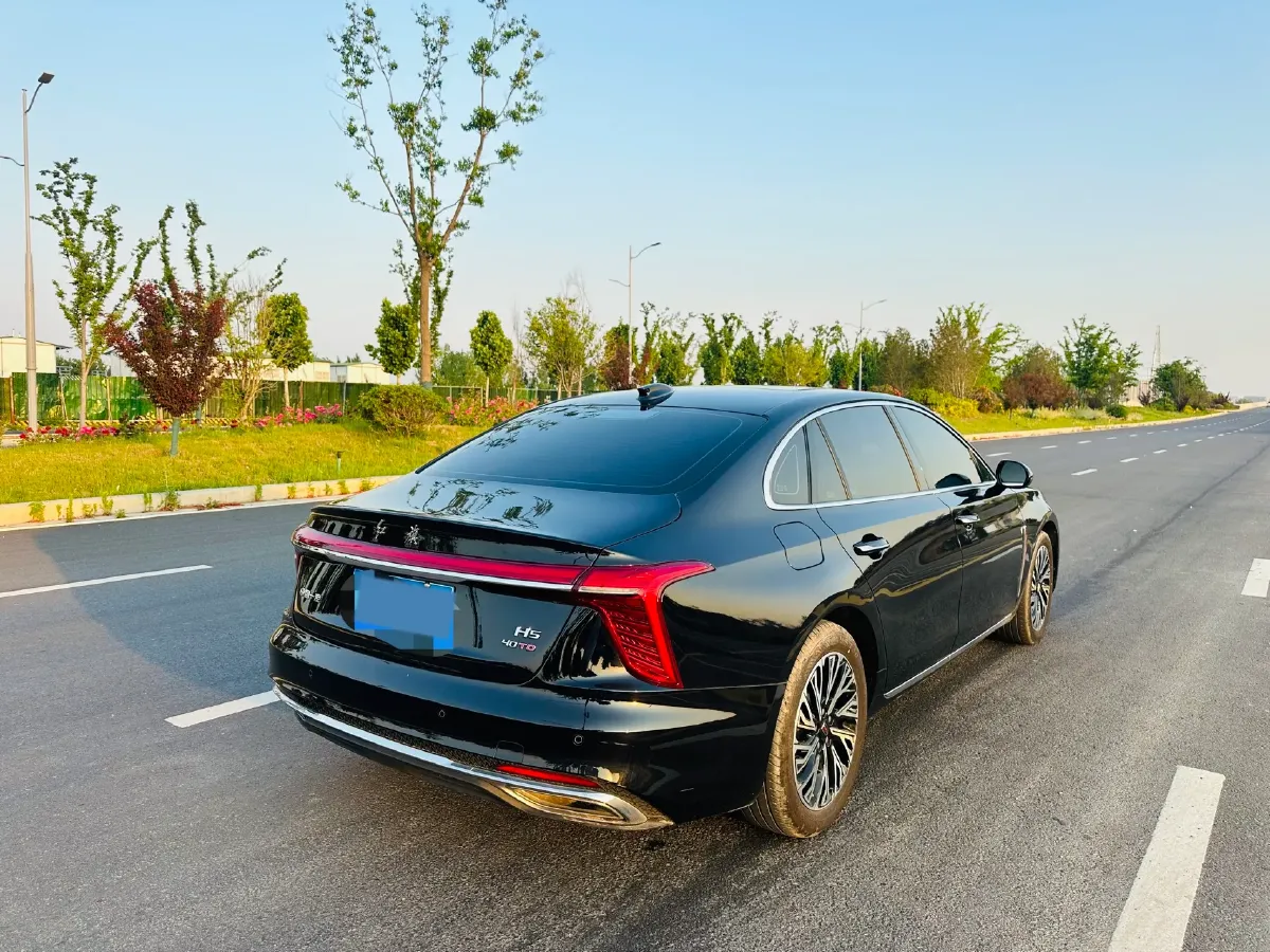 2024 HongQi H5 2.0T 224HP L4 8AT,autocango,china used car exporter,china ev exporter,chinese used car exporter,chinese used ev exporter
