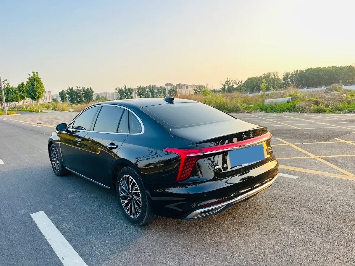 2024 HongQi H5 2.0T 224HP L4 8AT,autocango,china used car exporter,china ev exporter,chinese used car exporter,chinese used ev exporter