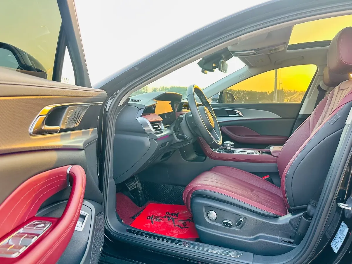 2024 HongQi H5 2.0T 224HP L4 8AT,autocango,china used car exporter,china ev exporter,chinese used car exporter,chinese used ev exporter