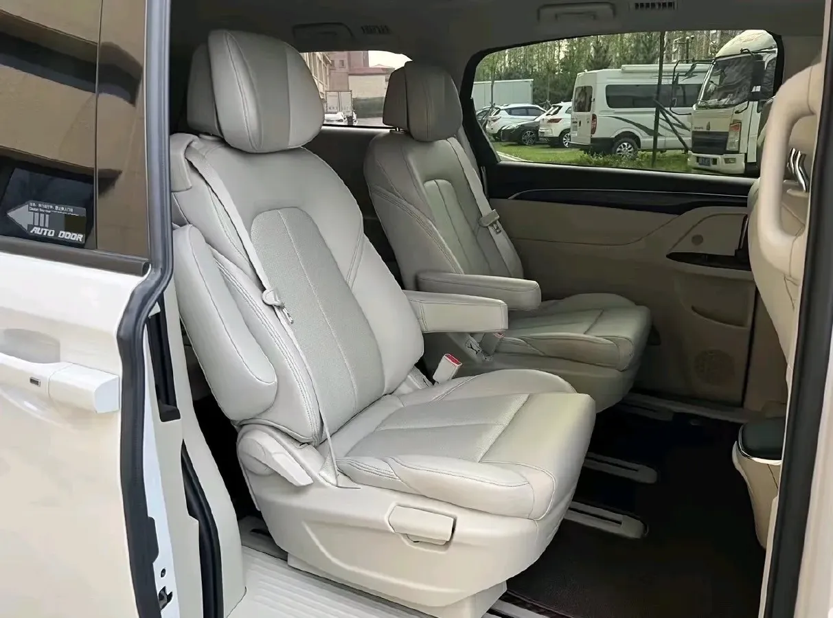 2022 Buick GL8 2.0T 237HP L4 9AT,autocango,china used car exporter,china ev exporter,chinese used car exporter,chinese used ev exporter