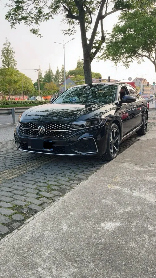 2025 Volkswagen Passat 2.0T 186HP L4 7DCT,autocango,china used car exporter,china ev exporter,chinese used car exporter,chinese used ev exporter