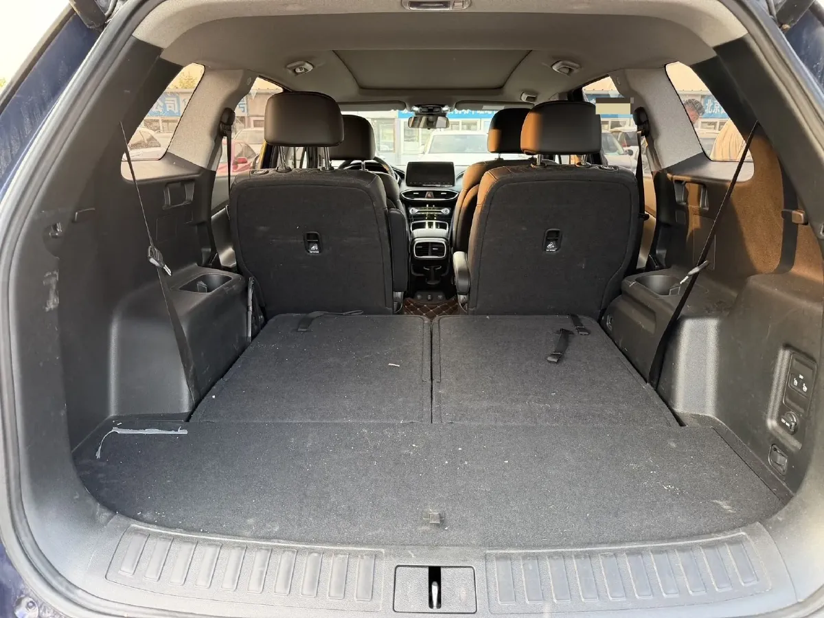 2021 Hyundai Custo 2.0T 236HP L4 8AT,autocango,china used car exporter,china ev exporter,chinese used car exporter,chinese used ev exporter