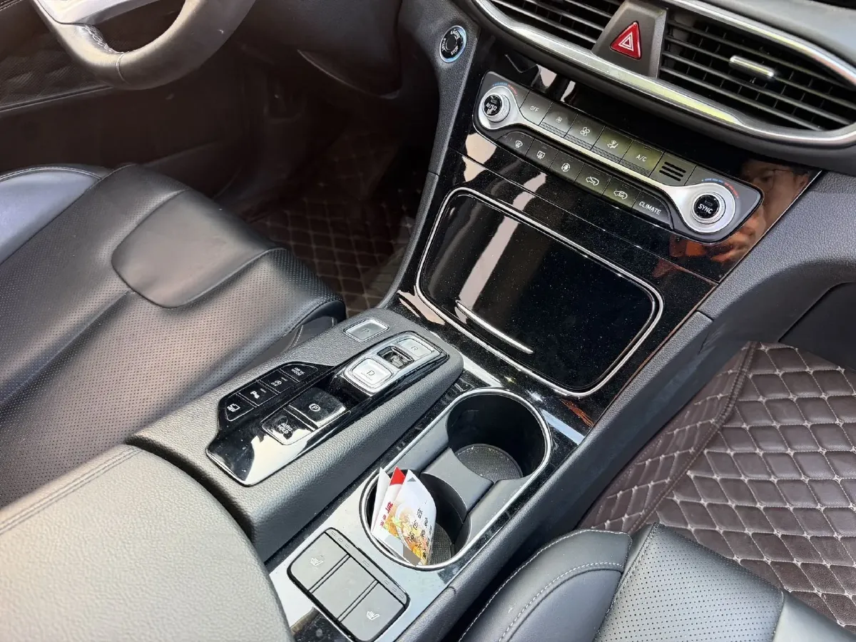 2021 Hyundai Custo 2.0T 236HP L4 8AT,autocango,china used car exporter,china ev exporter,chinese used car exporter,chinese used ev exporter