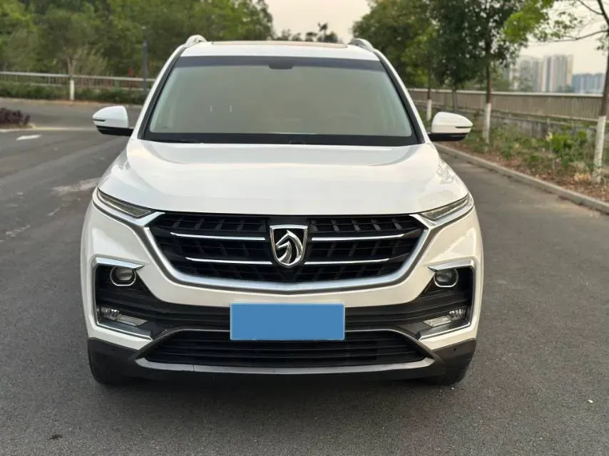 2018 BaoJun 530 1.5T 150HP L4 6DCT,autocango,china used car exporter,china ev exporter,chinese used car exporter,chinese used ev exporter