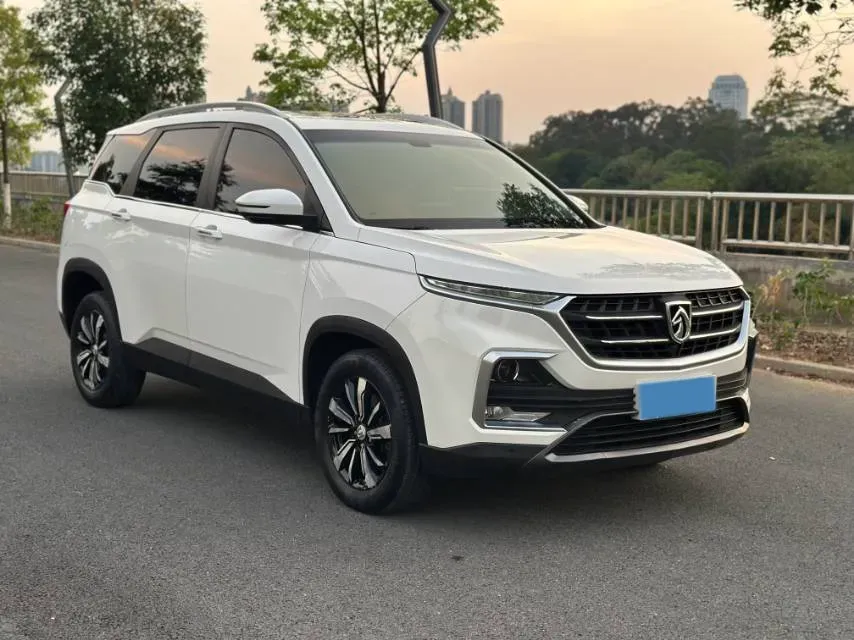 2018 BaoJun 530 1.5T 150HP L4 6DCT,autocango,china used car exporter,china ev exporter,chinese used car exporter,chinese used ev exporter