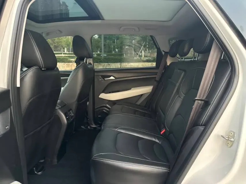 2018 BaoJun 530 1.5T 150HP L4 6DCT,autocango,china used car exporter,china ev exporter,chinese used car exporter,chinese used ev exporter