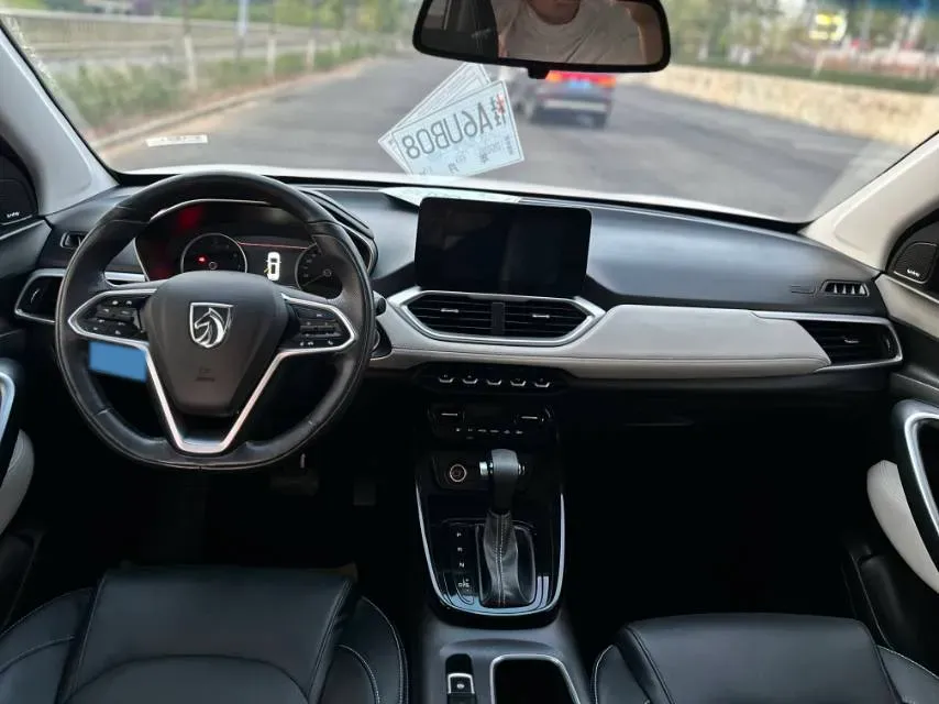 2018 BaoJun 530 1.5T 150HP L4 6DCT,autocango,china used car exporter,china ev exporter,chinese used car exporter,chinese used ev exporter