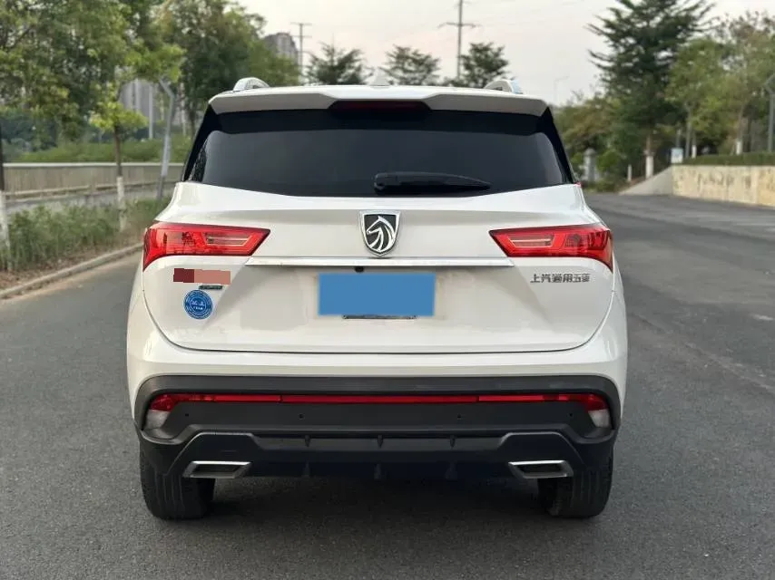 2018 BaoJun 530 1.5T 150HP L4 6DCT,autocango,china used car exporter,china ev exporter,chinese used car exporter,chinese used ev exporter