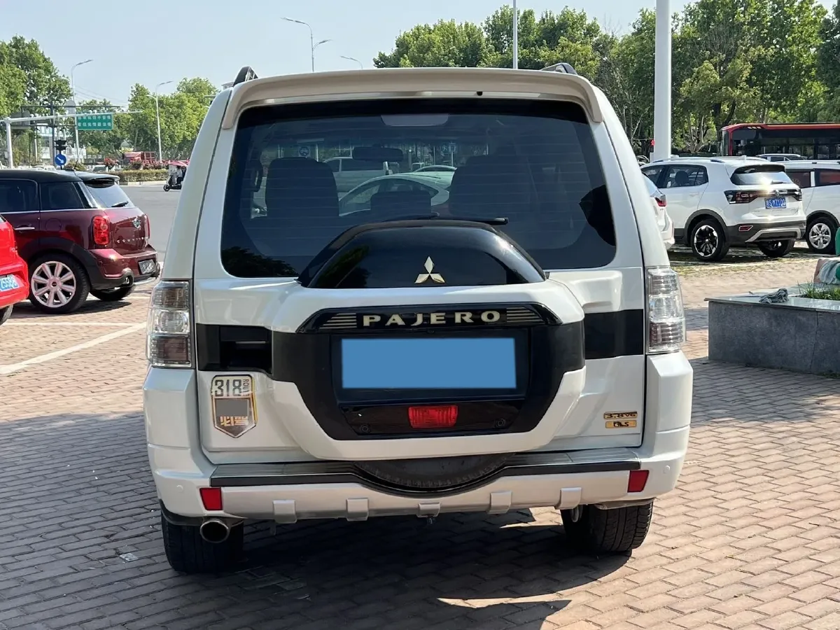 2018 Mitsubishi Pajero 3.0L 174HP V6 5AT,autocango,china used car exporter,china ev exporter,chinese used car exporter,chinese used ev exporter