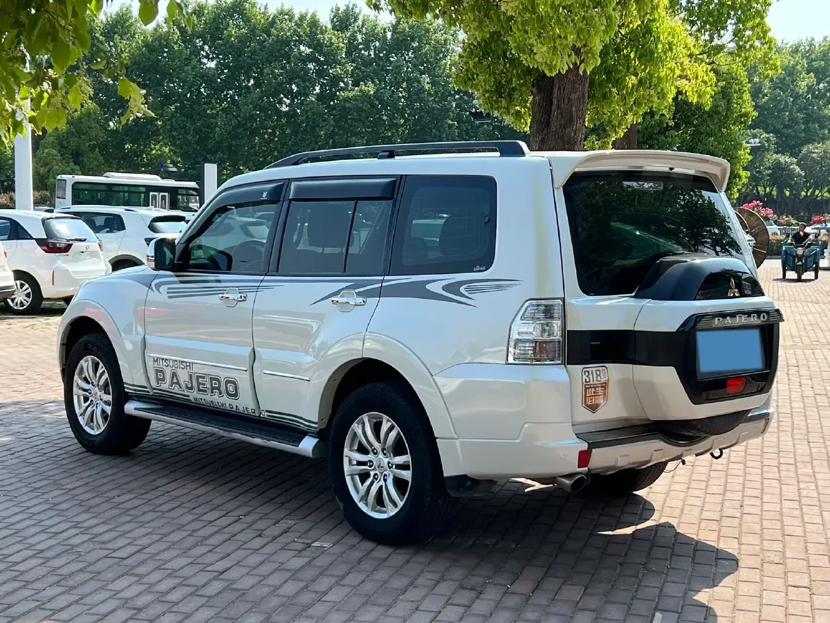 2018 Mitsubishi Pajero 3.0L 174HP V6 5AT,autocango,china used car exporter,china ev exporter,chinese used car exporter,chinese used ev exporter