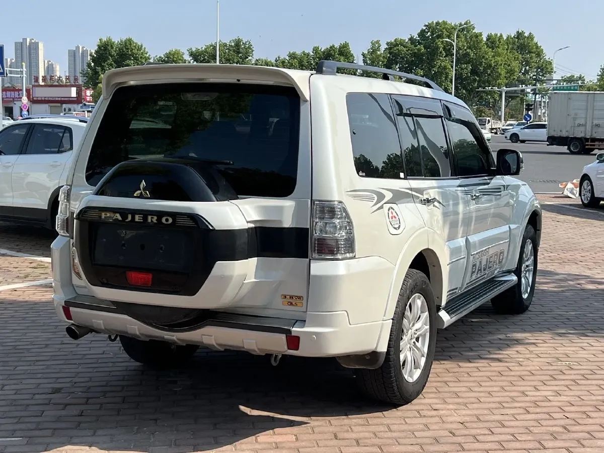 2018 Mitsubishi Pajero 3.0L 174HP V6 5AT,autocango,china used car exporter,china ev exporter,chinese used car exporter,chinese used ev exporter