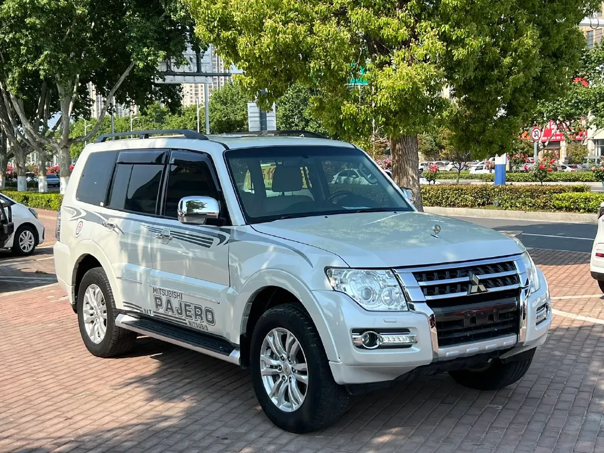 2018 Mitsubishi Pajero 3.0L 174HP V6 5AT,autocango,china used car exporter,china ev exporter,chinese used car exporter,chinese used ev exporter