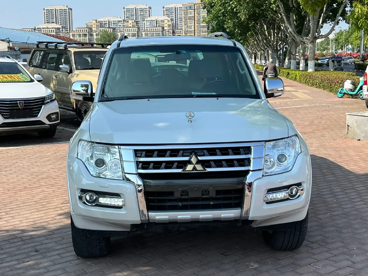 2018 Mitsubishi Pajero 3.0L 174HP V6 5AT,autocango,china used car exporter,china ev exporter,chinese used car exporter,chinese used ev exporter