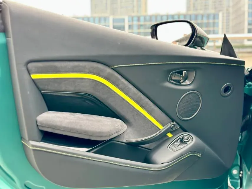 2021 Lorinser VS Series 2.0T 211HP L4 7AT,autocango,china used car exporter,china ev exporter,chinese used car exporter,chinese used ev exporter