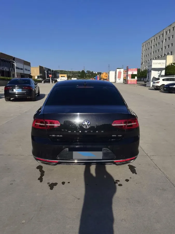 2018 Volkswagen Magotan 2.0T 220HP L4 7DCT,autocango,china used car exporter,china ev exporter,chinese used car exporter,chinese used ev exporter