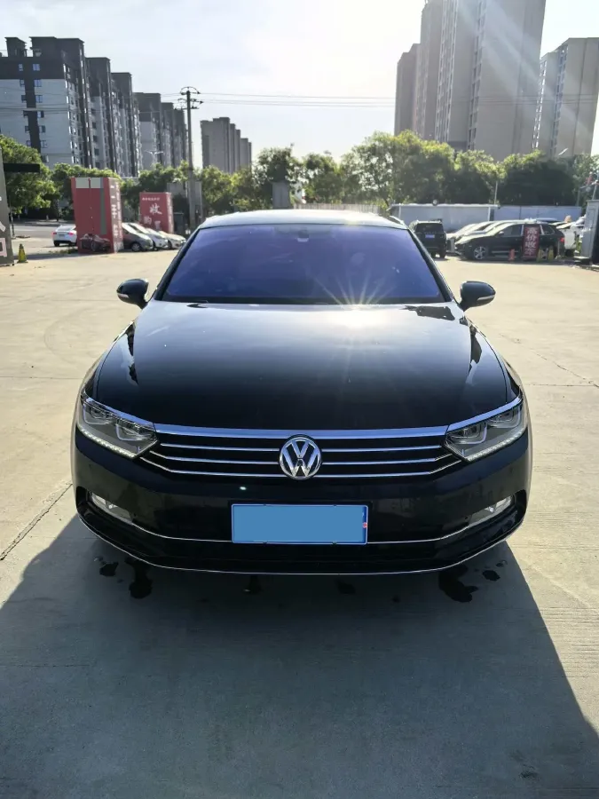 2018 Volkswagen Magotan 2.0T 220HP L4 7DCT,autocango,china used car exporter,china ev exporter,chinese used car exporter,chinese used ev exporter