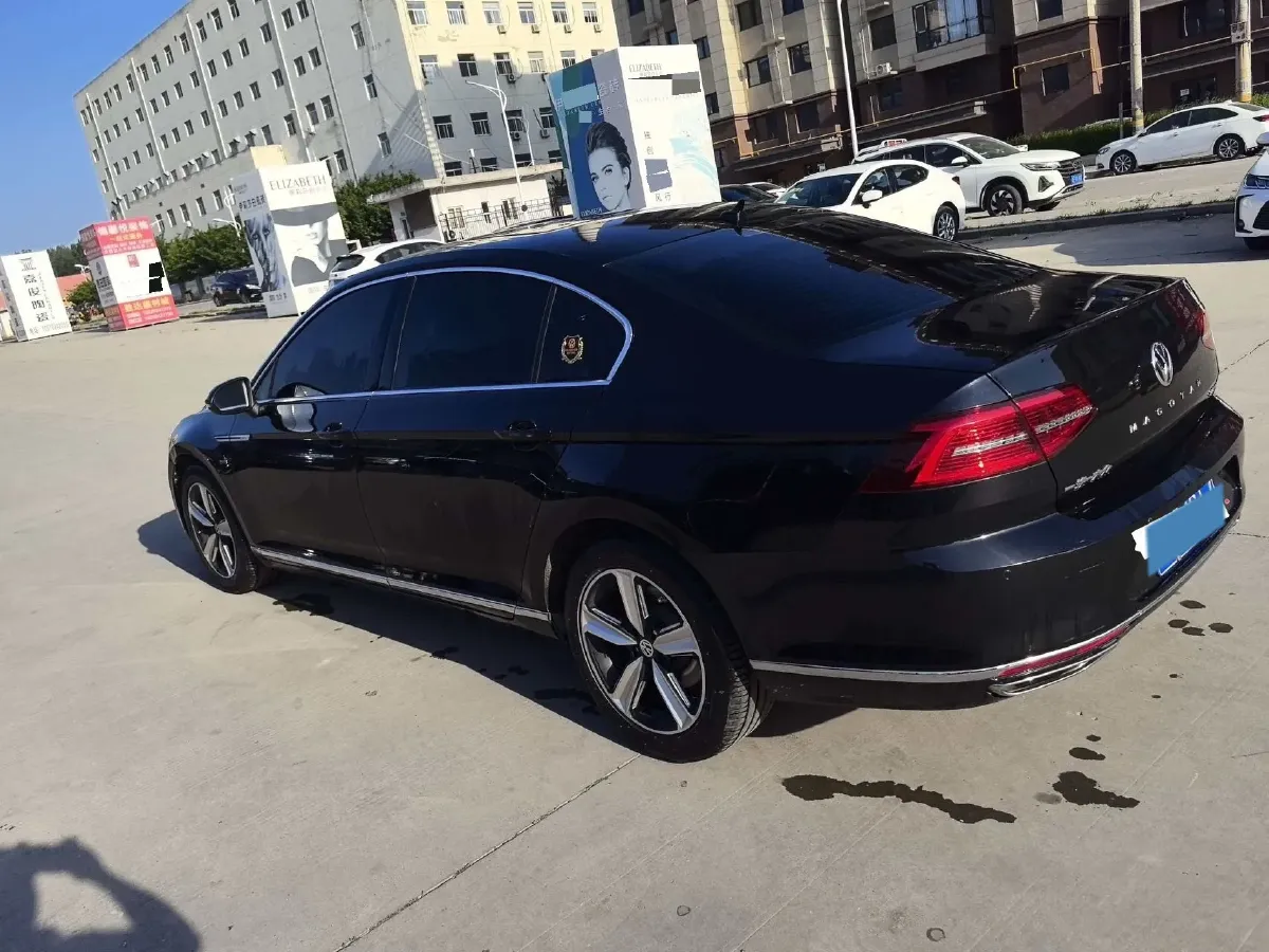 2018 Volkswagen Magotan 2.0T 220HP L4 7DCT,autocango,china used car exporter,china ev exporter,chinese used car exporter,chinese used ev exporter