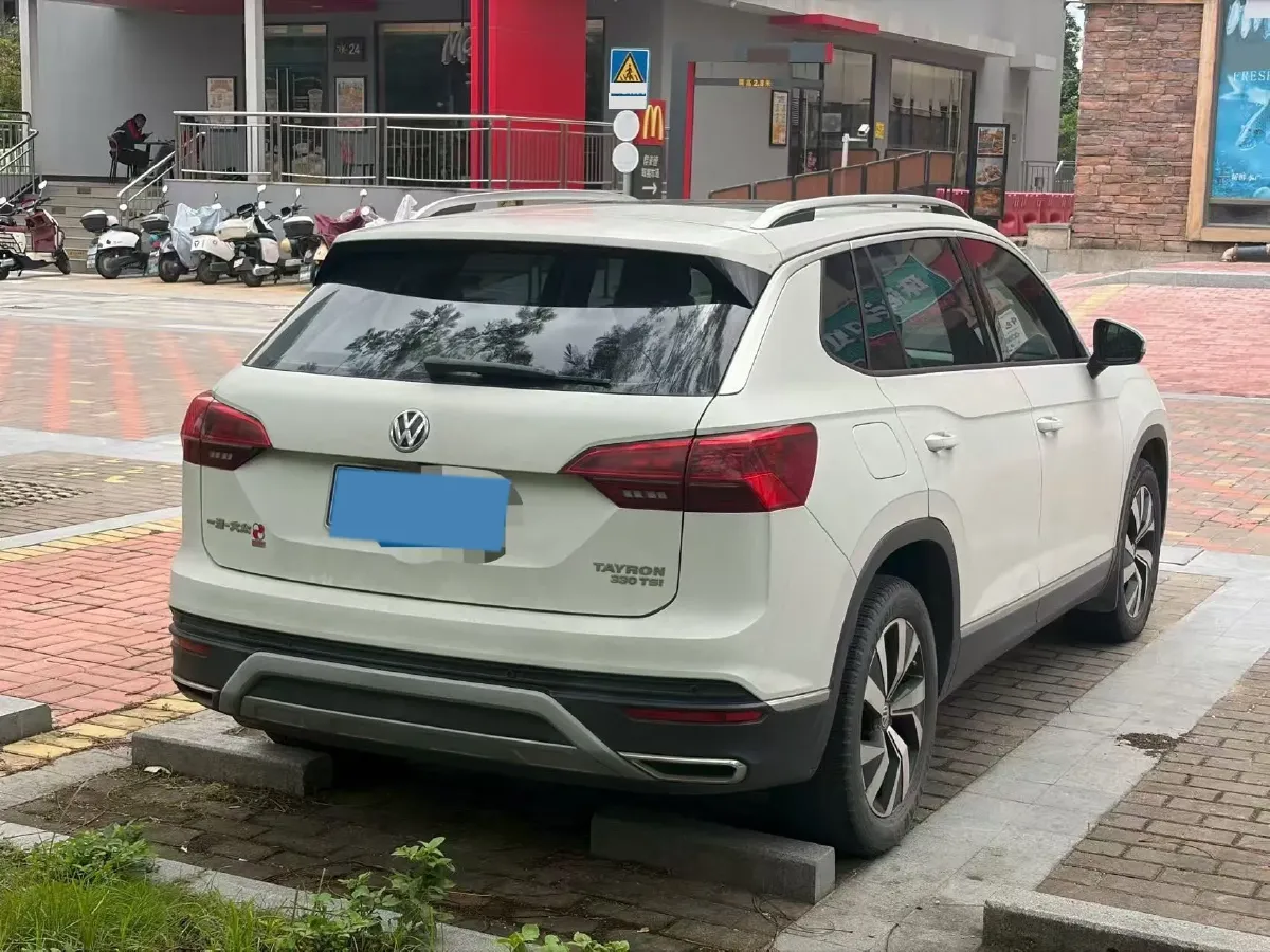 2019 Jeep Cherokee 2.0T 234HP L4 9AT,autocango,china used car exporter,china ev exporter,chinese used car exporter,chinese used ev exporter