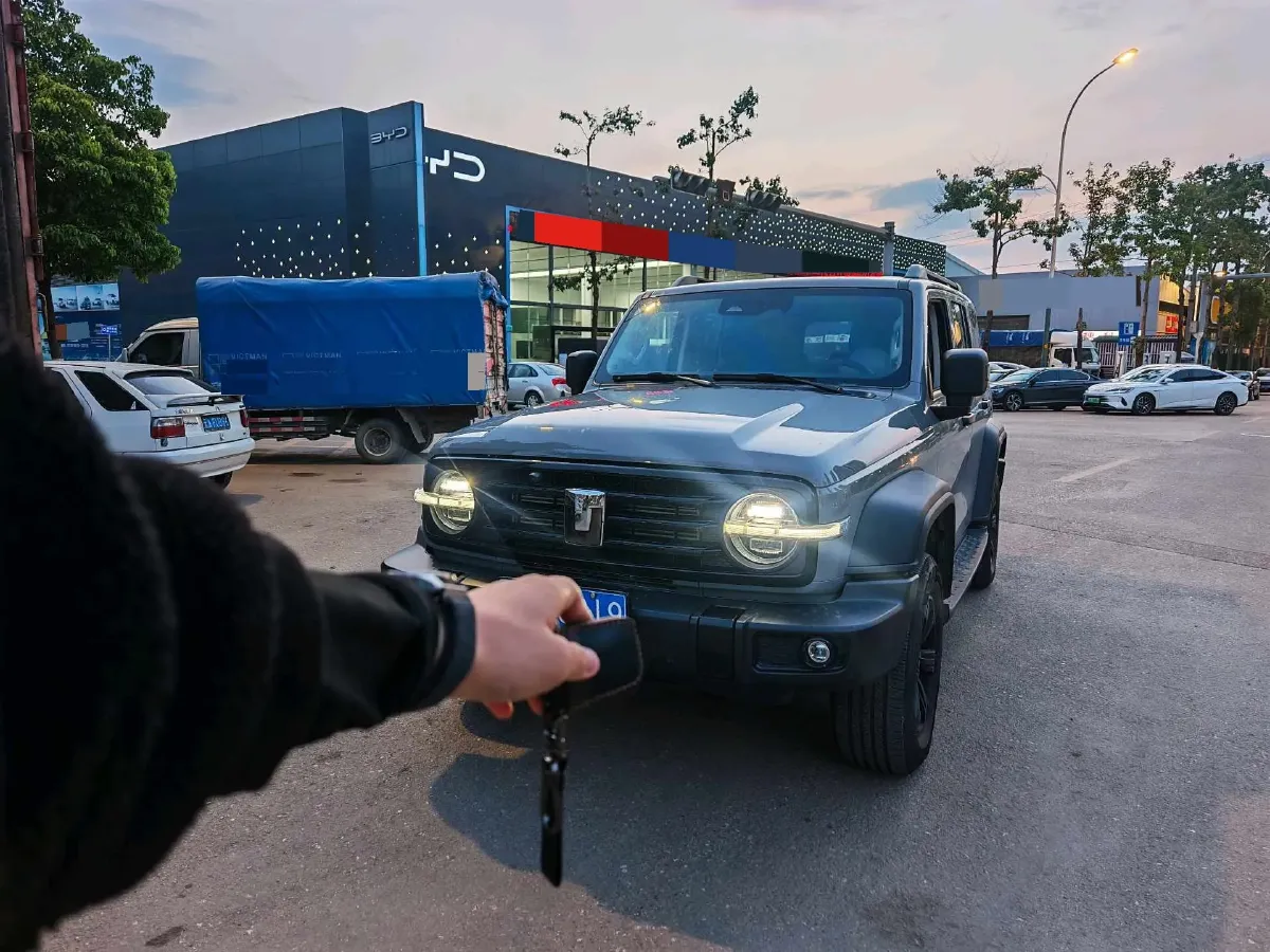 2023 Tank 300 2.0T 227HP L4 8AT,autocango,china used car exporter,china ev exporter,chinese used car exporter,chinese used ev exporter