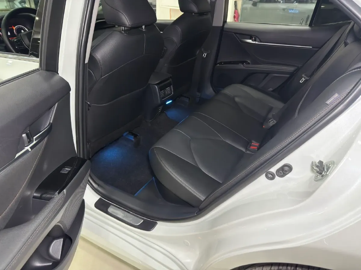 2023 Toyota Camry 2.5L 178HP L4 E-CVT Hybrid,autocango,china used car exporter,china ev exporter,chinese used car exporter,chinese used ev exporter