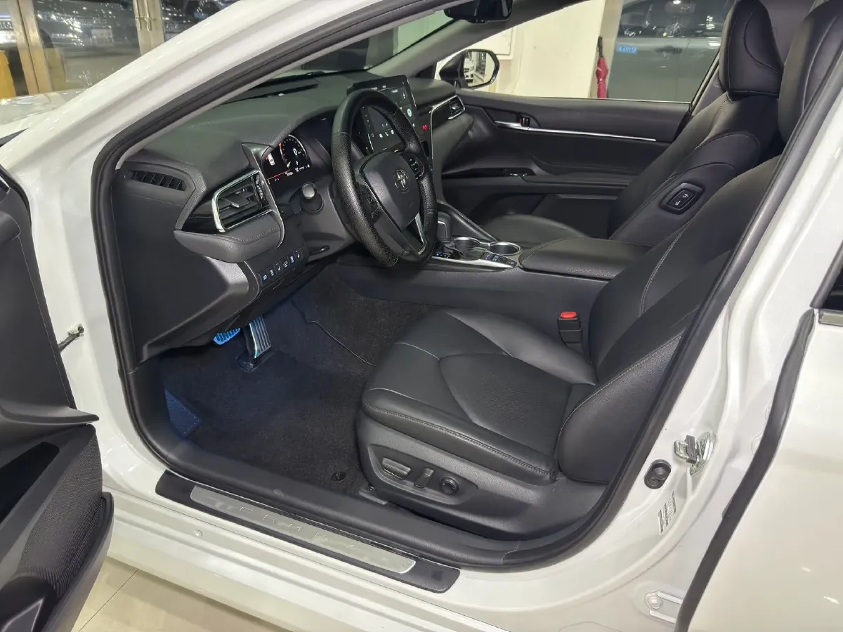 2023 Toyota Camry 2.5L 178HP L4 E-CVT Hybrid,autocango,china used car exporter,china ev exporter,chinese used car exporter,chinese used ev exporter