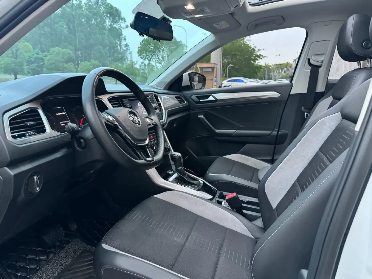 2019 Volkswagen T-Roc 1.4T 150HP L4 7DCT,autocango,china used car exporter,china ev exporter,chinese used car exporter,chinese used ev exporter