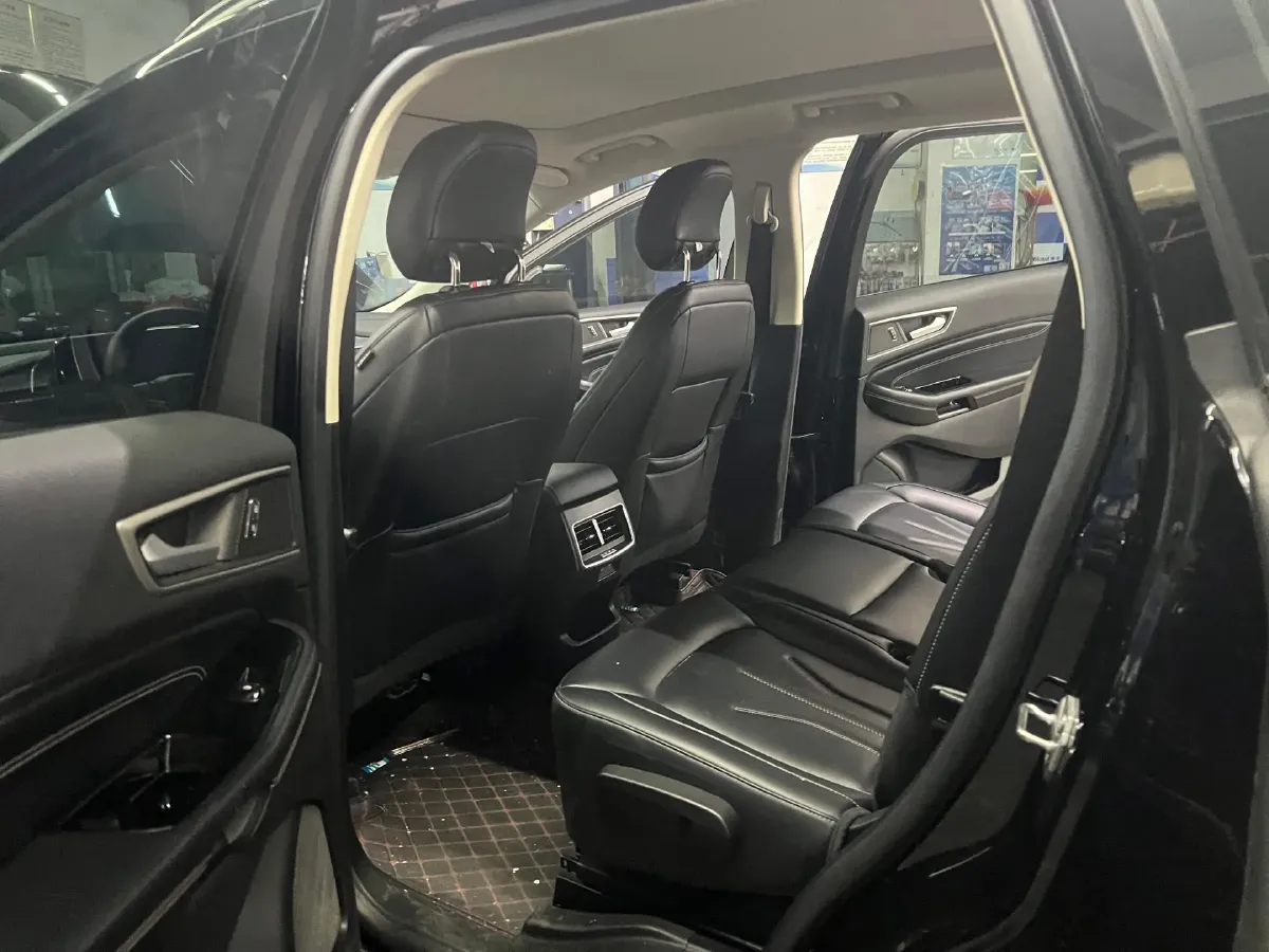 2021 Ford Edge 2.0T 245HP L4 8AT,autocango,china used car exporter,china ev exporter,chinese used car exporter,chinese used ev exporter