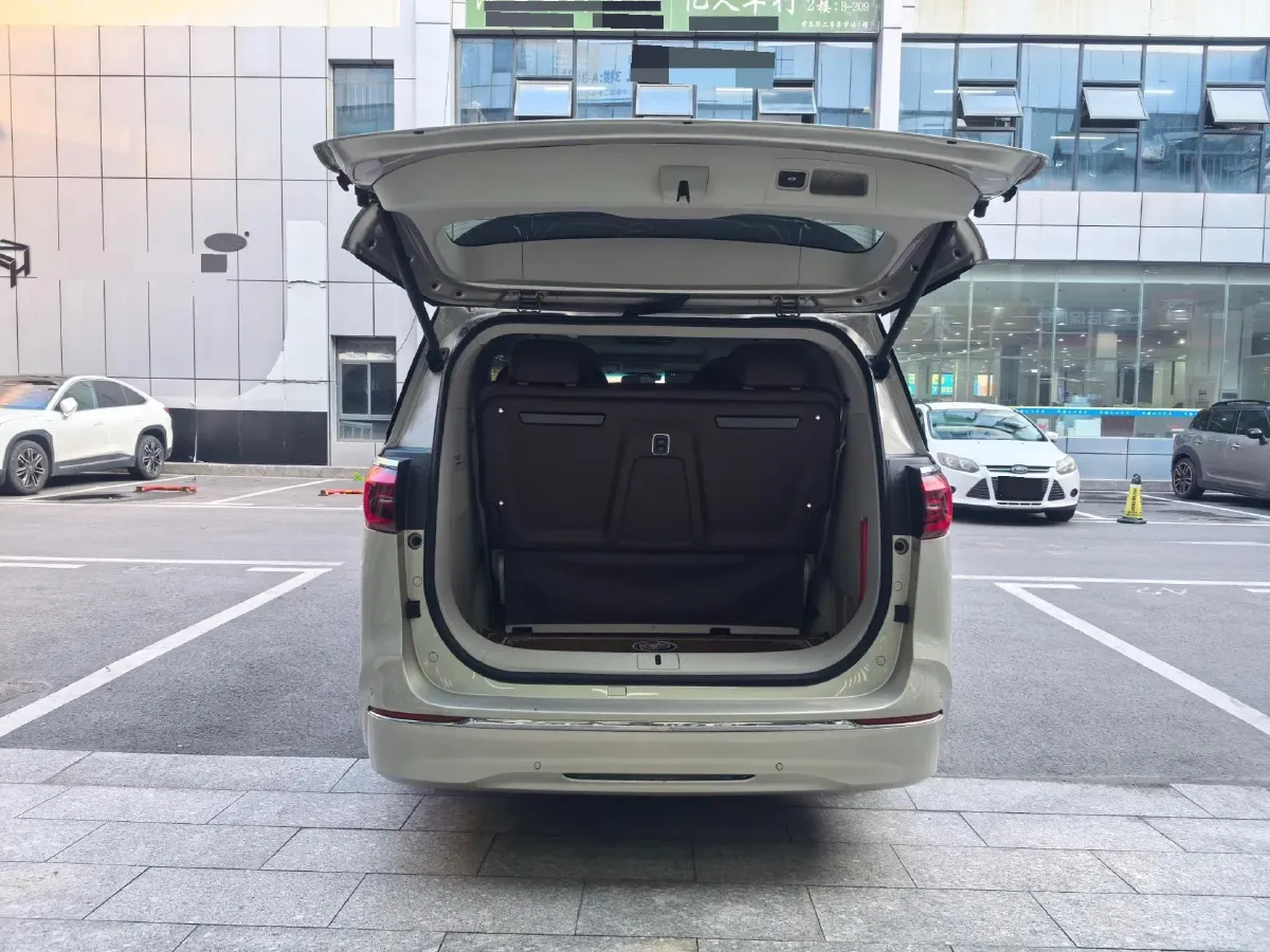 2022 Buick GL8 2.0T 237HP L4 9AT,autocango,china used car exporter,china ev exporter,chinese used car exporter,chinese used ev exporter