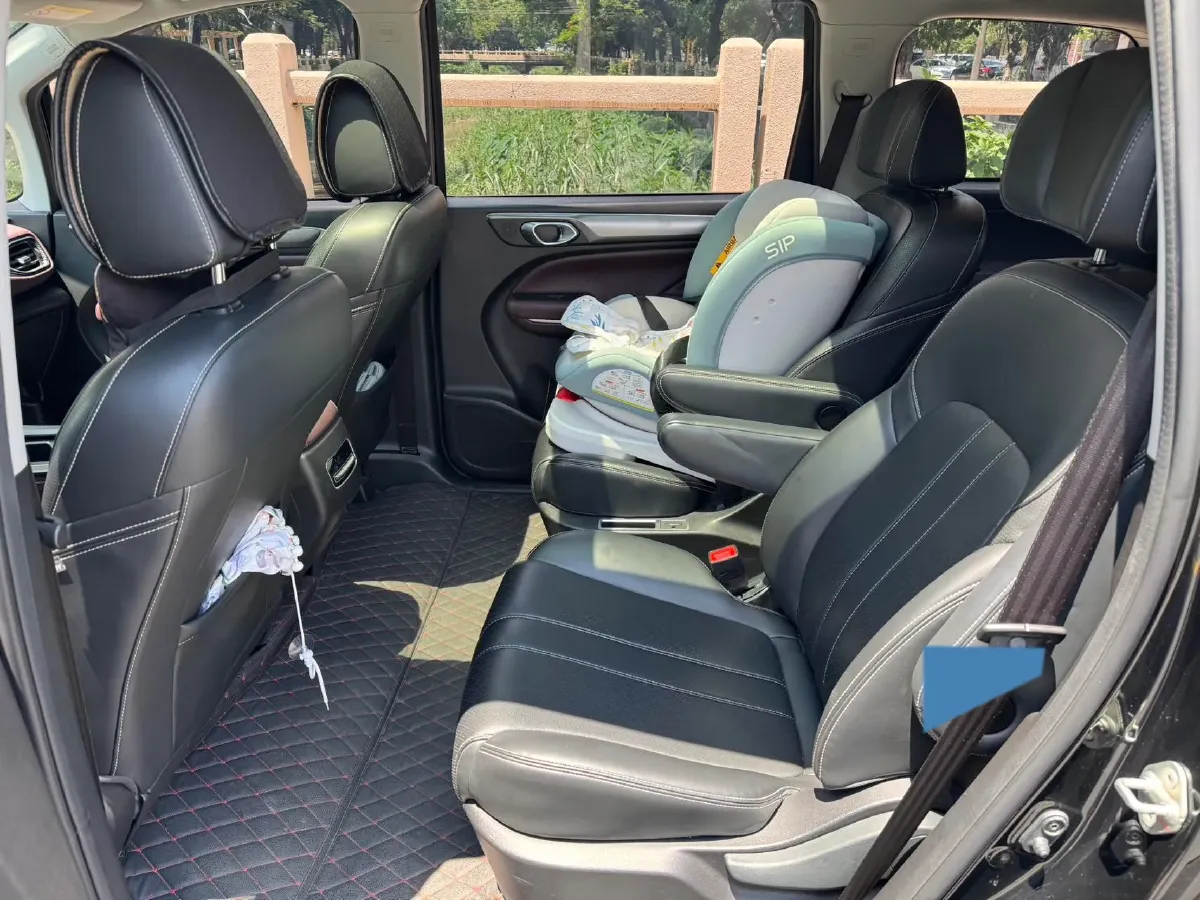 2021 GAC Trumpchi M6 1.5T 169HP L4 7DCT,autocango,china used car exporter,china ev exporter,chinese used car exporter,chinese used ev exporter