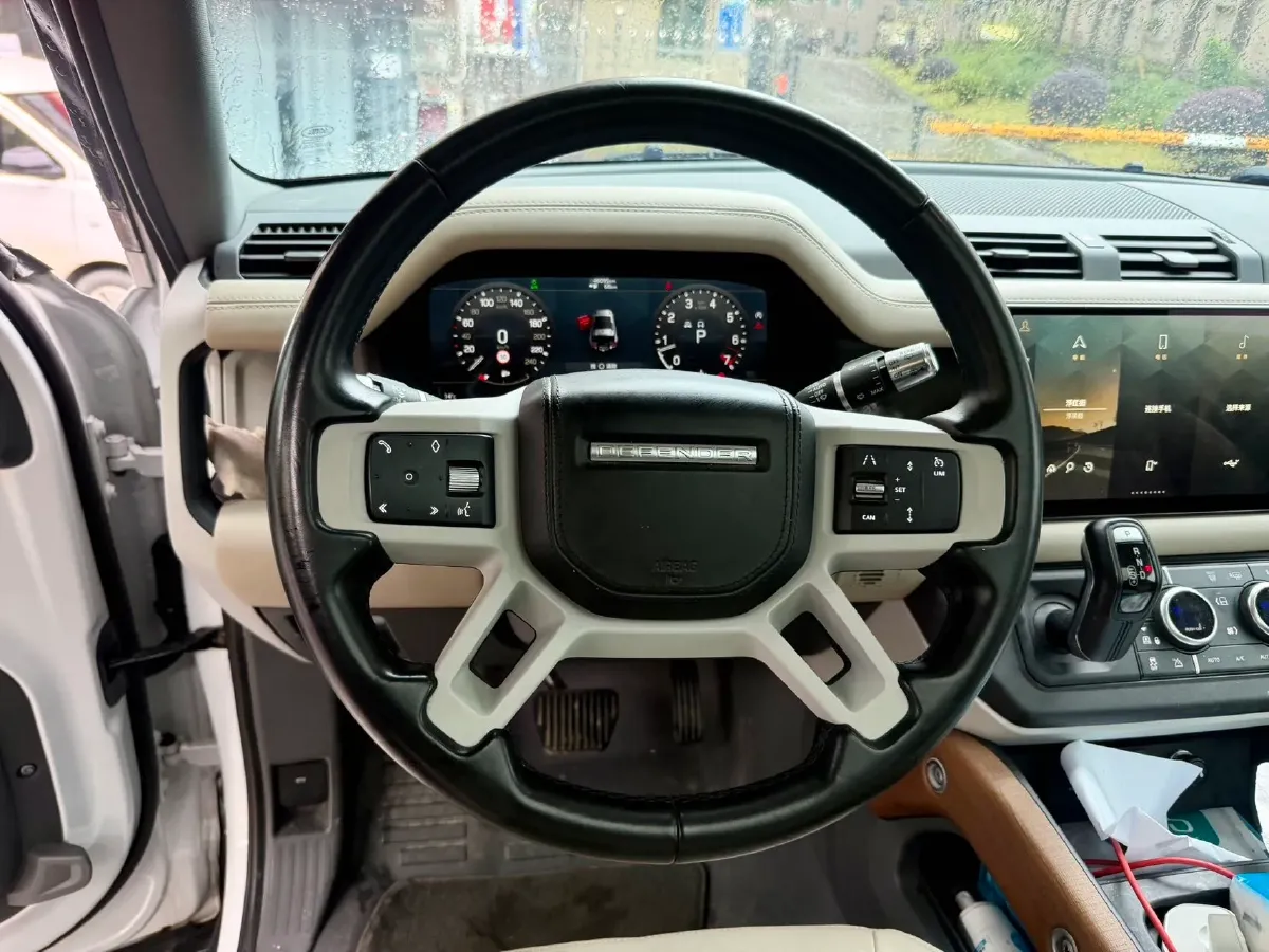 2022 Land Rover Defender 2.0T 300HP L4 8AT,autocango,china used car exporter,china ev exporter,chinese used car exporter,chinese used ev exporter