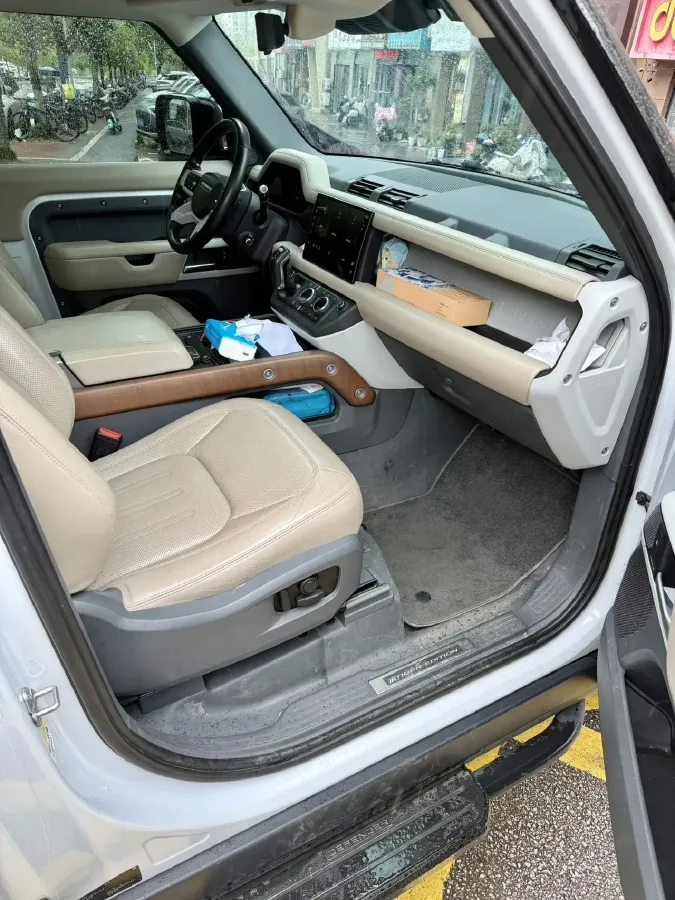 2022 Land Rover Defender 2.0T 300HP L4 8AT,autocango,china used car exporter,china ev exporter,chinese used car exporter,chinese used ev exporter