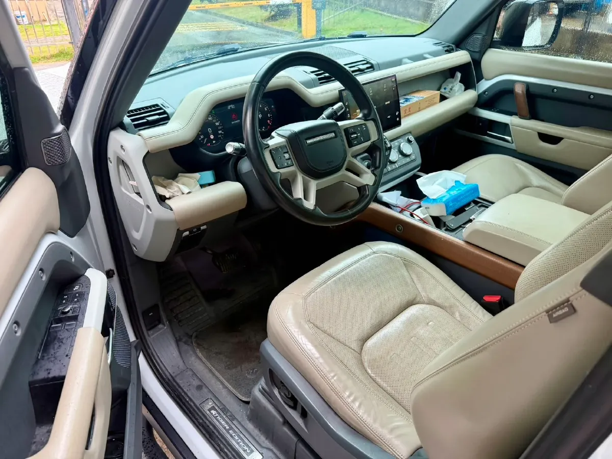 2022 Land Rover Defender 2.0T 300HP L4 8AT,autocango,china used car exporter,china ev exporter,chinese used car exporter,chinese used ev exporter