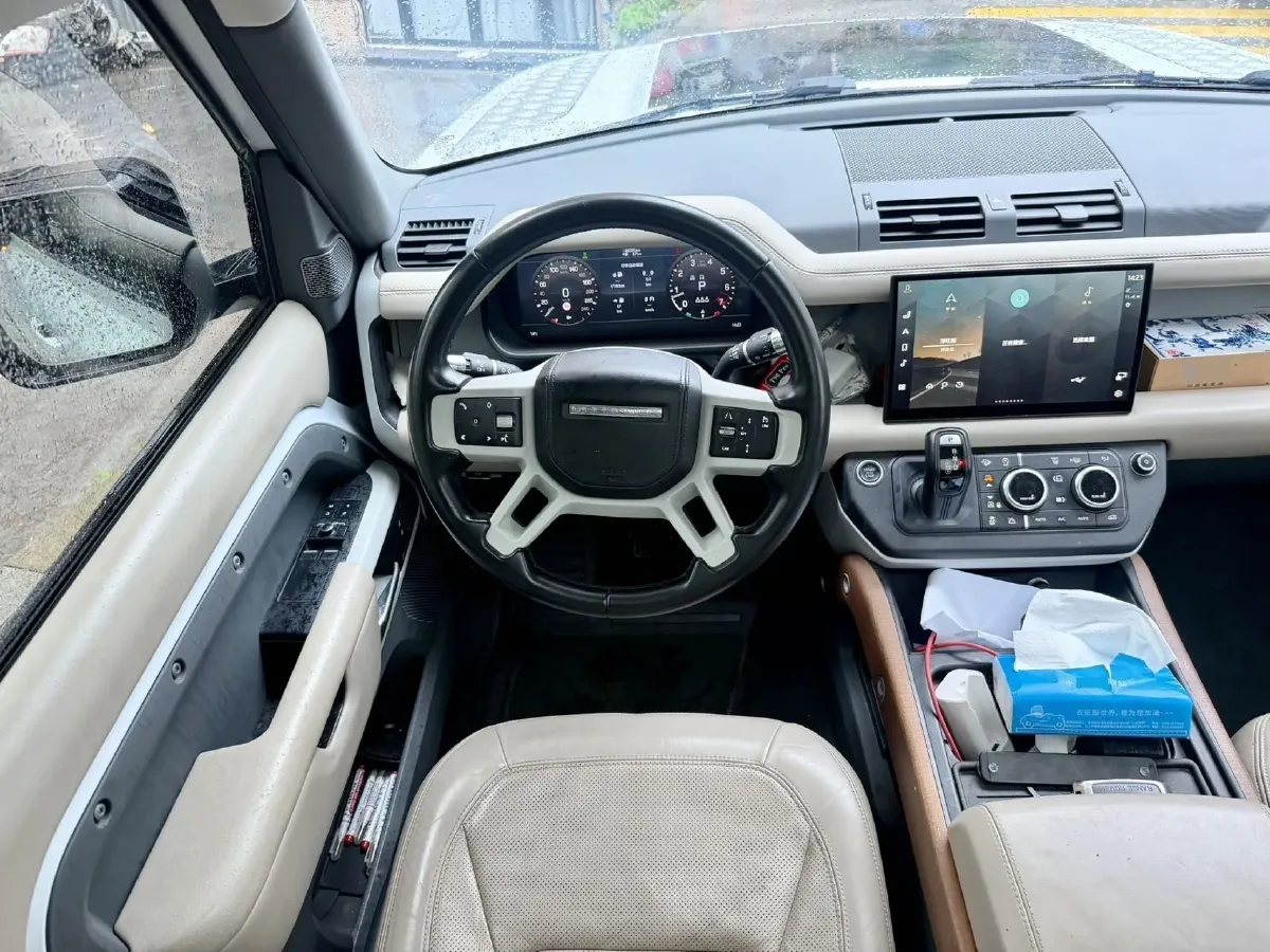 2022 Land Rover Defender 2.0T 300HP L4 8AT,autocango,china used car exporter,china ev exporter,chinese used car exporter,chinese used ev exporter