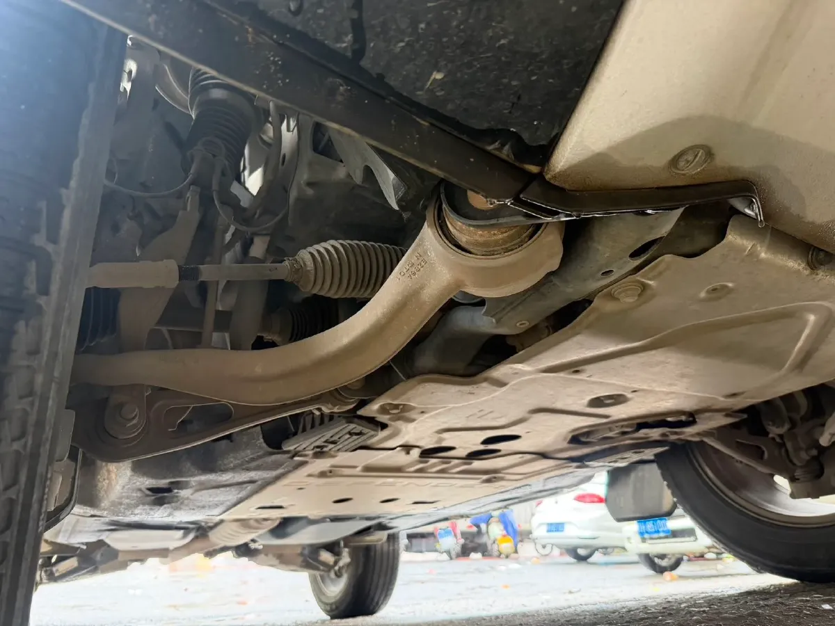 2022 Land Rover Defender 2.0T 300HP L4 8AT,autocango,china used car exporter,china ev exporter,chinese used car exporter,chinese used ev exporter
