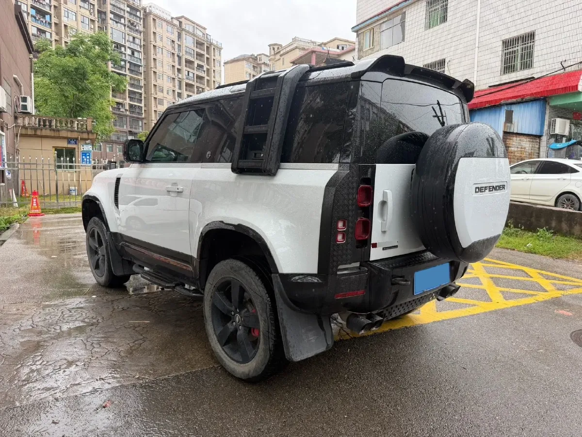 2022 Land Rover Defender 2.0T 300HP L4 8AT,autocango,china used car exporter,china ev exporter,chinese used car exporter,chinese used ev exporter