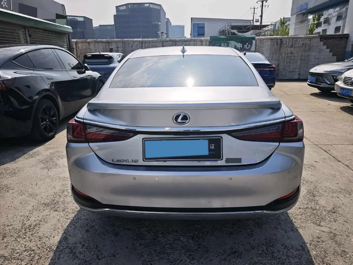 2021 Lexus ES 2.5L 178HP L4 E-CVT Hybrid,autocango,china used car exporter,china ev exporter,chinese used car exporter,chinese used ev exporter