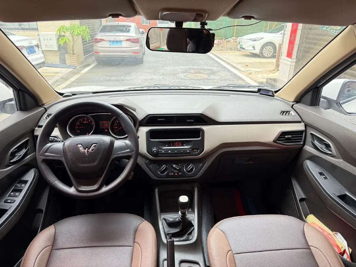 2019 WuLing HongGuang 1.5L 99HP L4 6MT,autocango,china used car exporter,china ev exporter,chinese used car exporter,chinese used ev exporter