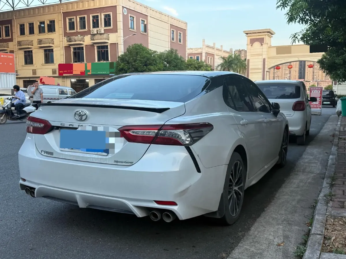 2021 Toyota Camry 2.5L 209HP L4 8AT,autocango,china used car exporter,china ev exporter,chinese used car exporter,chinese used ev exporter