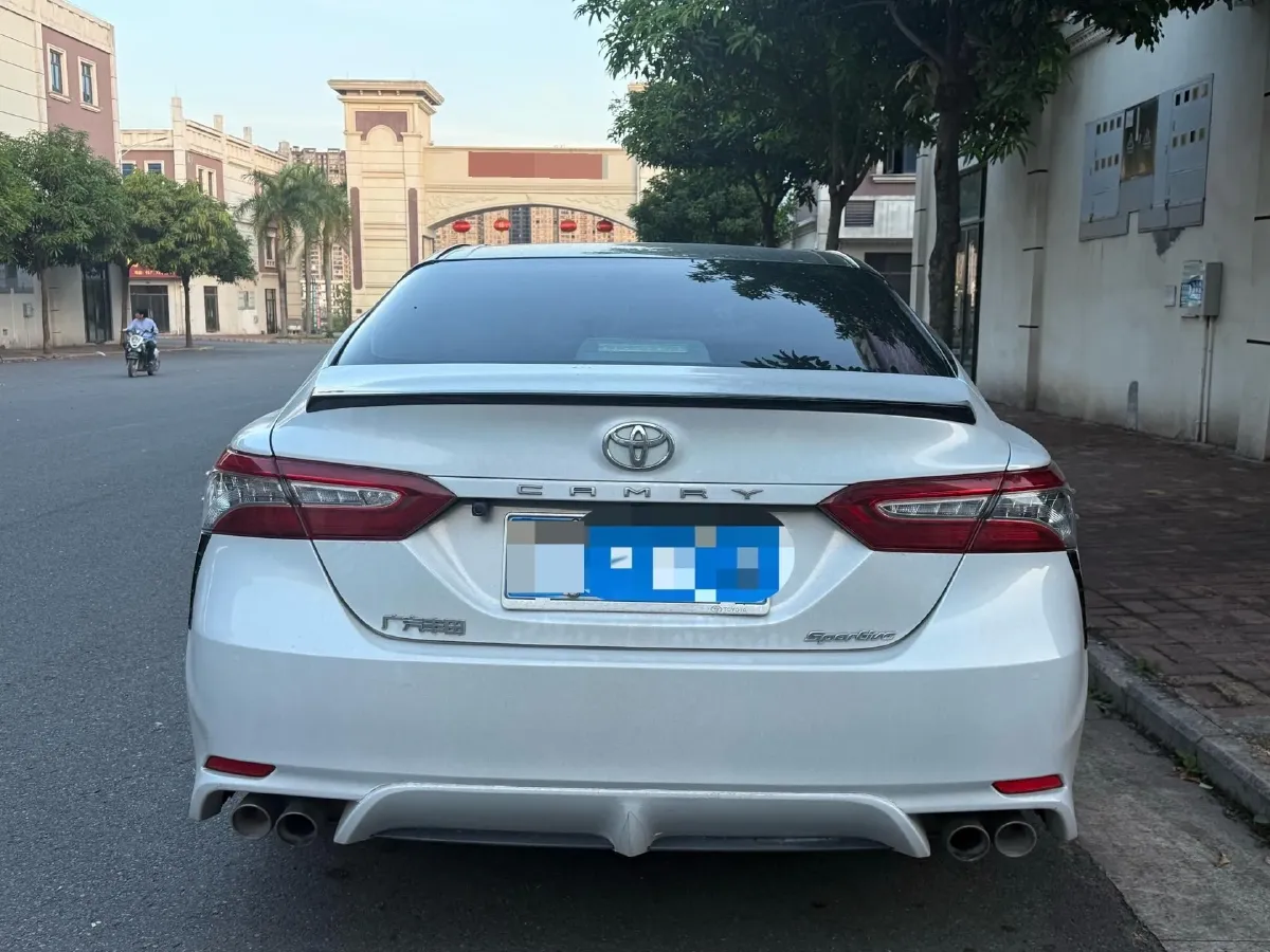 2021 Toyota Camry 2.5L 209HP L4 8AT,autocango,china used car exporter,china ev exporter,chinese used car exporter,chinese used ev exporter