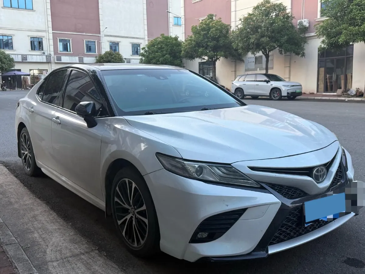 2021 Toyota Camry 2.5L 209HP L4 8AT,autocango,china used car exporter,china ev exporter,chinese used car exporter,chinese used ev exporter