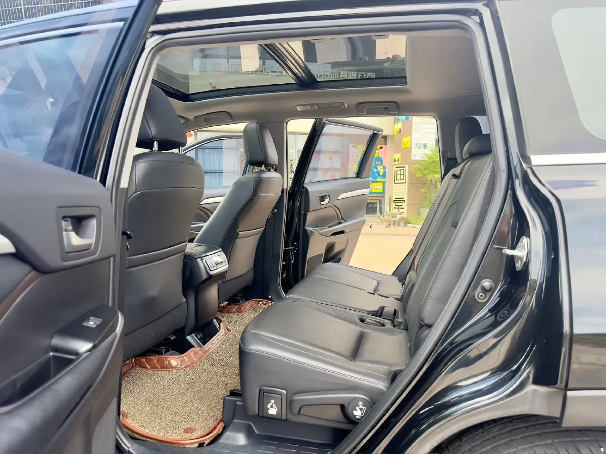 2019 Lincoln MKC 2.0T 203HP L4 6AT,autocango,china used car exporter,china ev exporter,chinese used car exporter,chinese used ev exporter