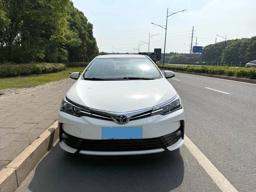 2017 Toyota Corolla 1.2T 116HP L4 6MT,autocango,china used car exporter,china ev exporter,chinese used car exporter,chinese used ev exporter
