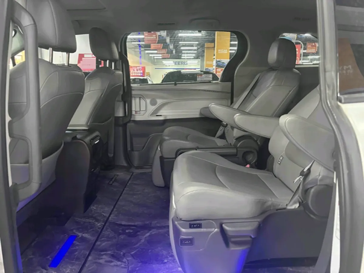 2024 Toyota Granvia 2.5L 189HP L4 E-CVT Hybrid,autocango,china used car exporter,china ev exporter,chinese used car exporter,chinese used ev exporter