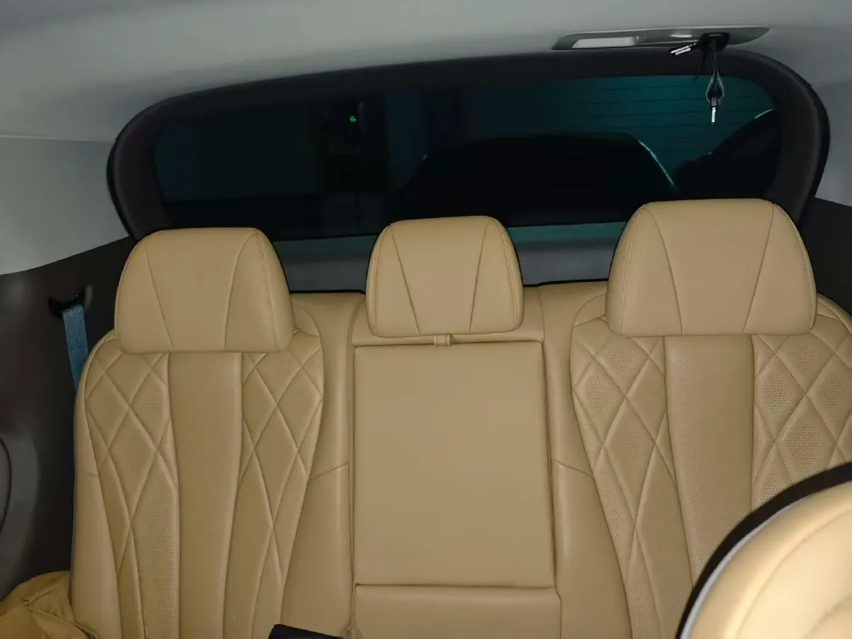 2022 HongQi HS7 3.0T 337HP V6 8AT,autocango,china used car exporter,china ev exporter,chinese used car exporter,chinese used ev exporter