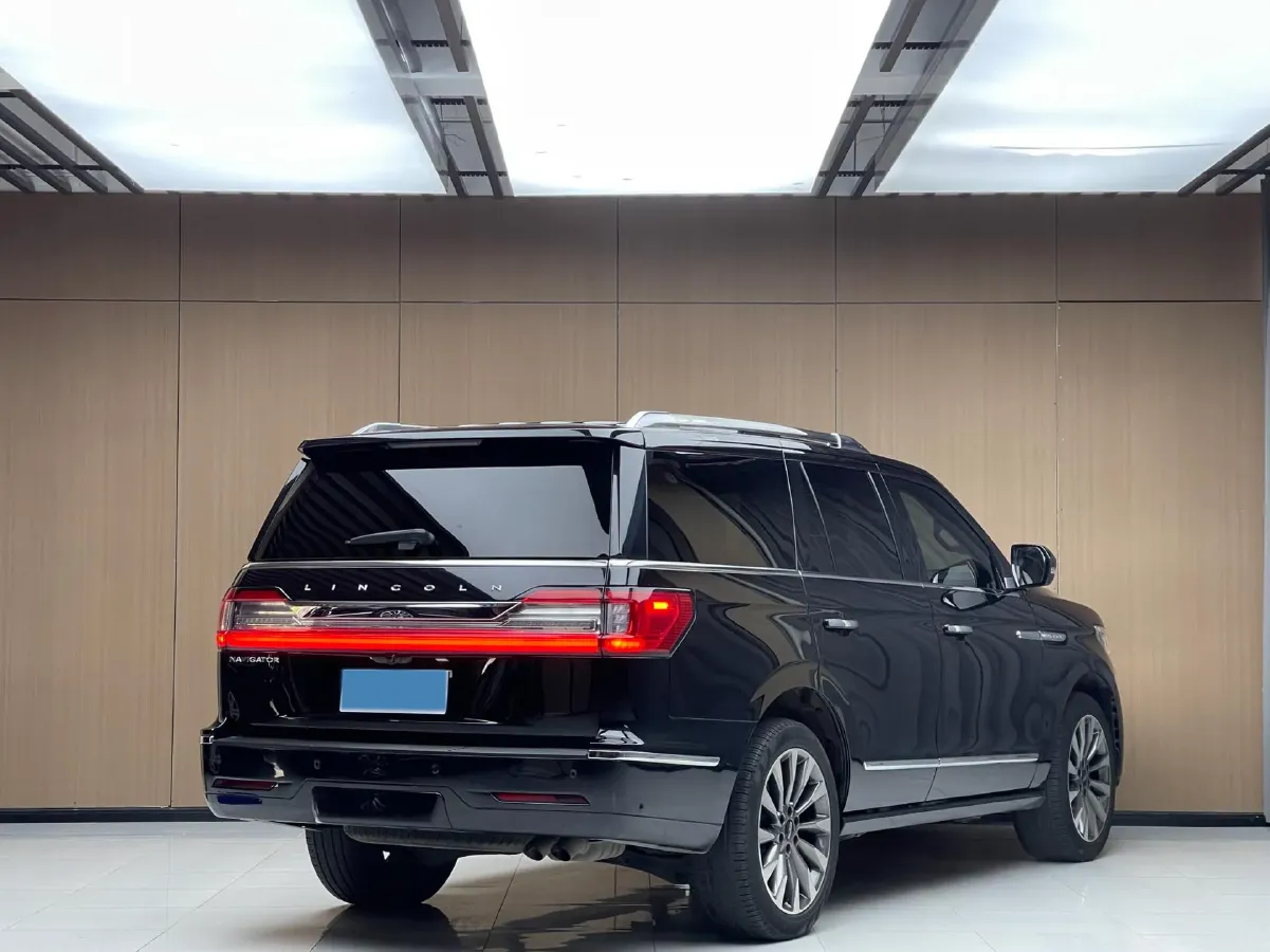 2019 Lincoln Navigator 3.5T 388HP V6 10AT,autocango,china used car exporter,china ev exporter,chinese used car exporter,chinese used ev exporter