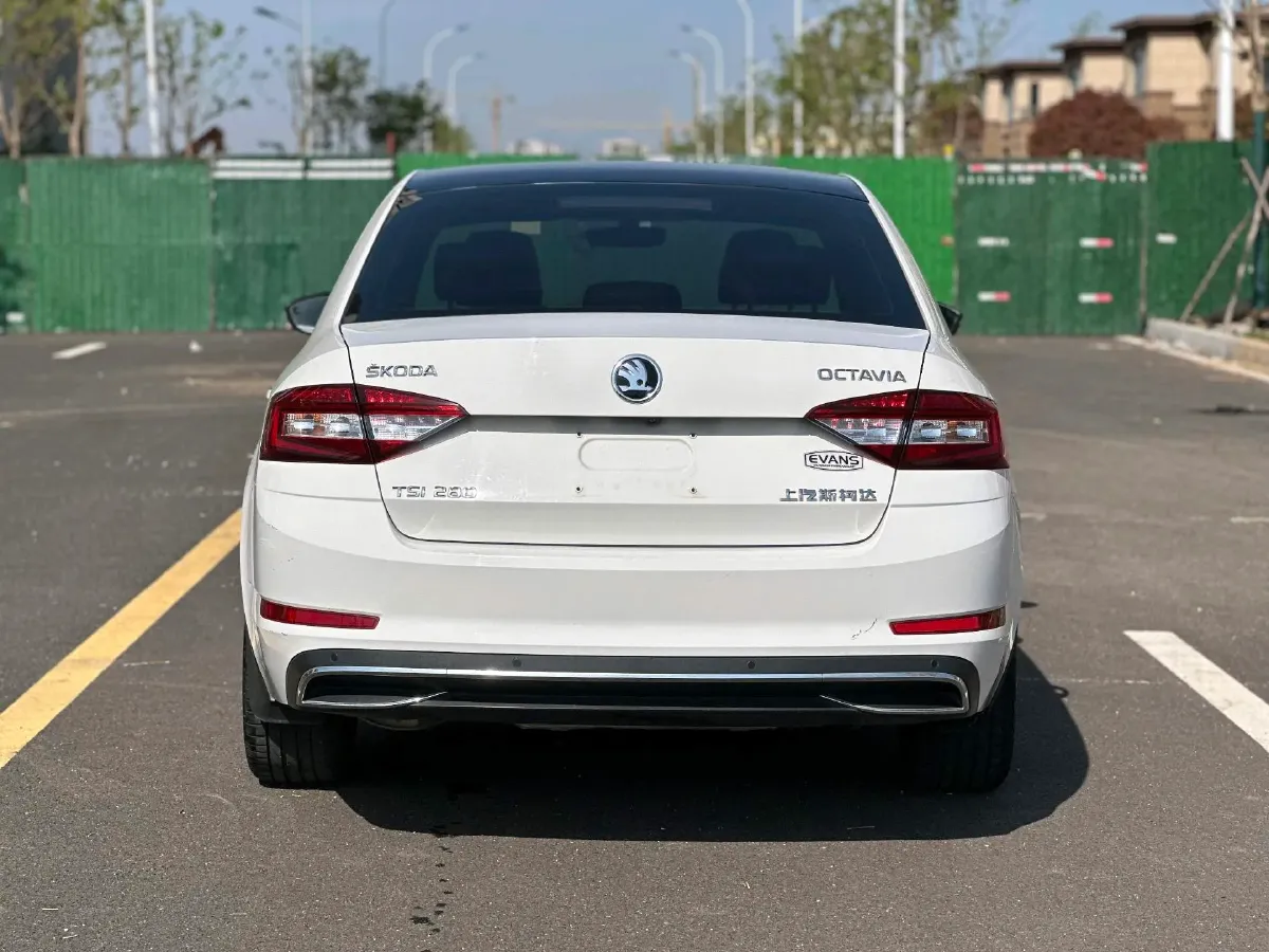 2018 Skoda Octavia 1.4T 150HP L4 7DCT,autocango,china used car exporter,china ev exporter,chinese used car exporter,chinese used ev exporter