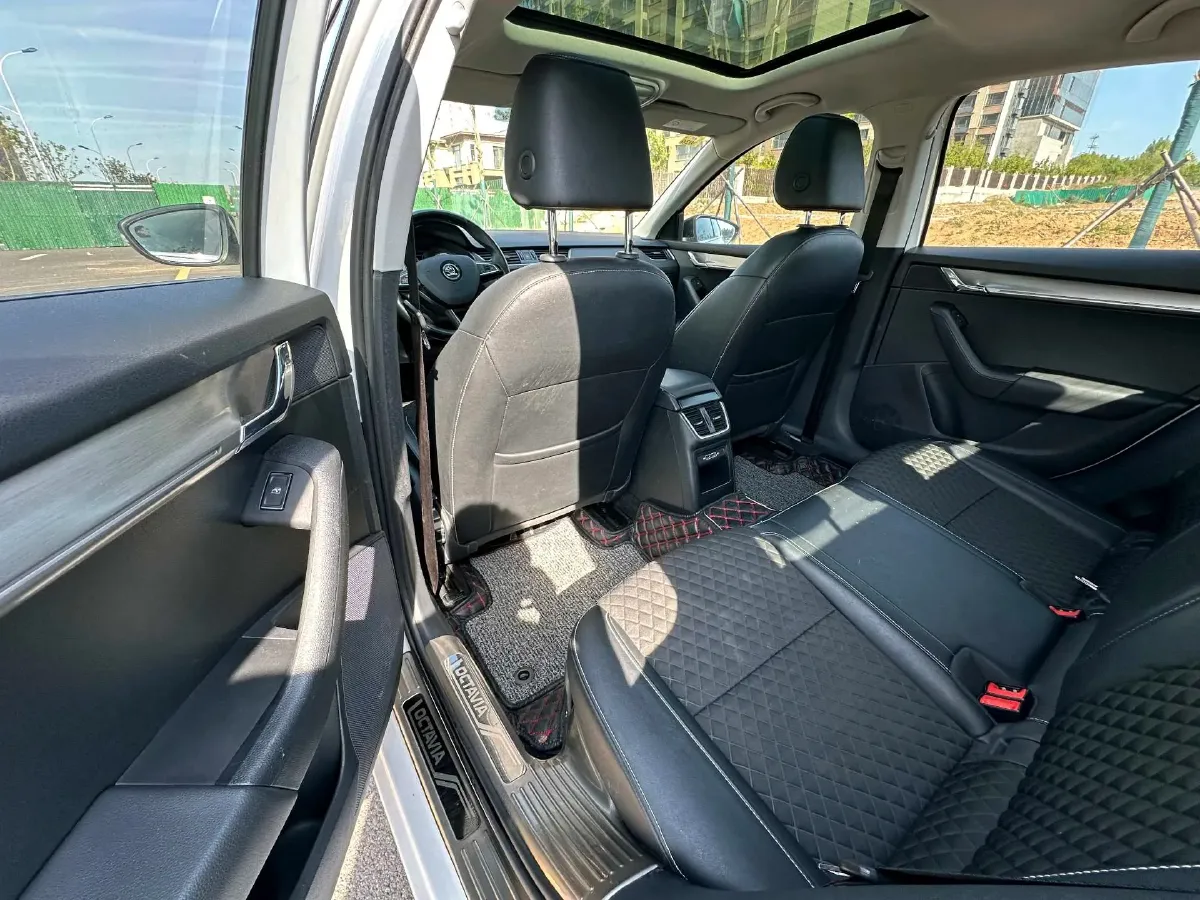 2018 Skoda Octavia 1.4T 150HP L4 7DCT,autocango,china used car exporter,china ev exporter,chinese used car exporter,chinese used ev exporter