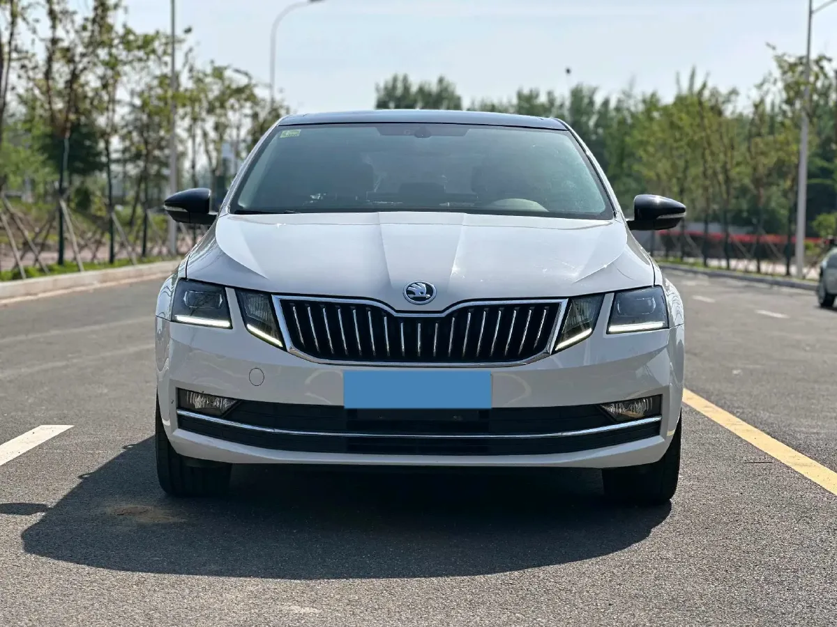 2018 Skoda Octavia 1.4T 150HP L4 7DCT,autocango,china used car exporter,china ev exporter,chinese used car exporter,chinese used ev exporter